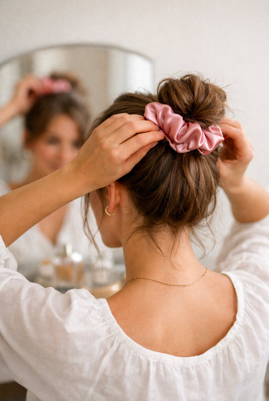 Discover how to choose the best hair tie for fine, thick, curly hair and everyday routines. A considered approach to how you hold your hair.