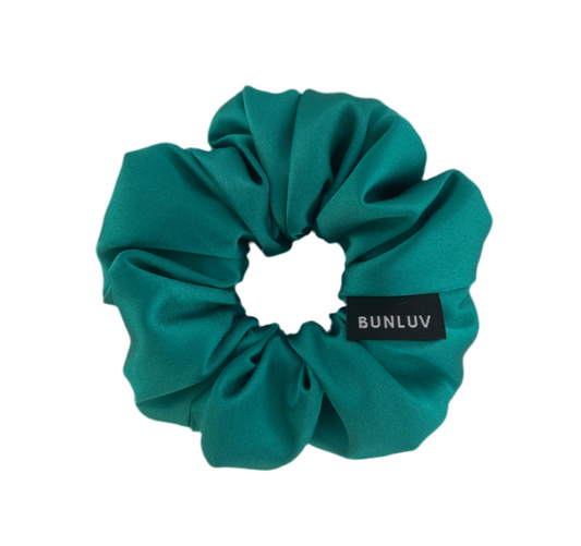Jade green SmartCore BUNLUV scrunchie on white background