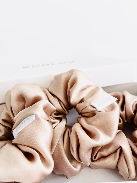 Set of 3 nude mulberry silk bunluv smartcore scrunchies close up